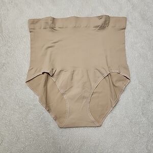 NWOT Joyspun Women's Seamless Mid-Rise Shaping Brief Size XXXL Adore Tan